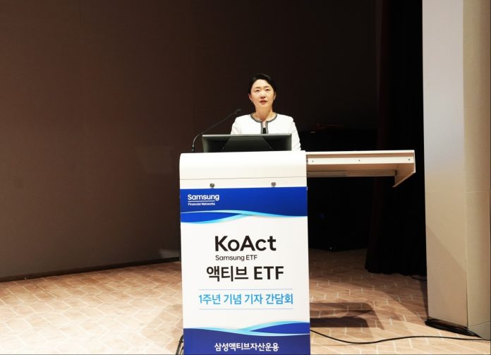 민수아 삼성액티브자산운용 대표가 5일 서울 여의도 한국거래소 콘퍼런스홀에서 열린 액티브 상장지수펀드(ETF) 브랜드 &lsquo;KoAct&rsquo; 출시 1주년 기념 기자간담회에서 발언하고 있다. [사진 = 삼성액티브자산운용]